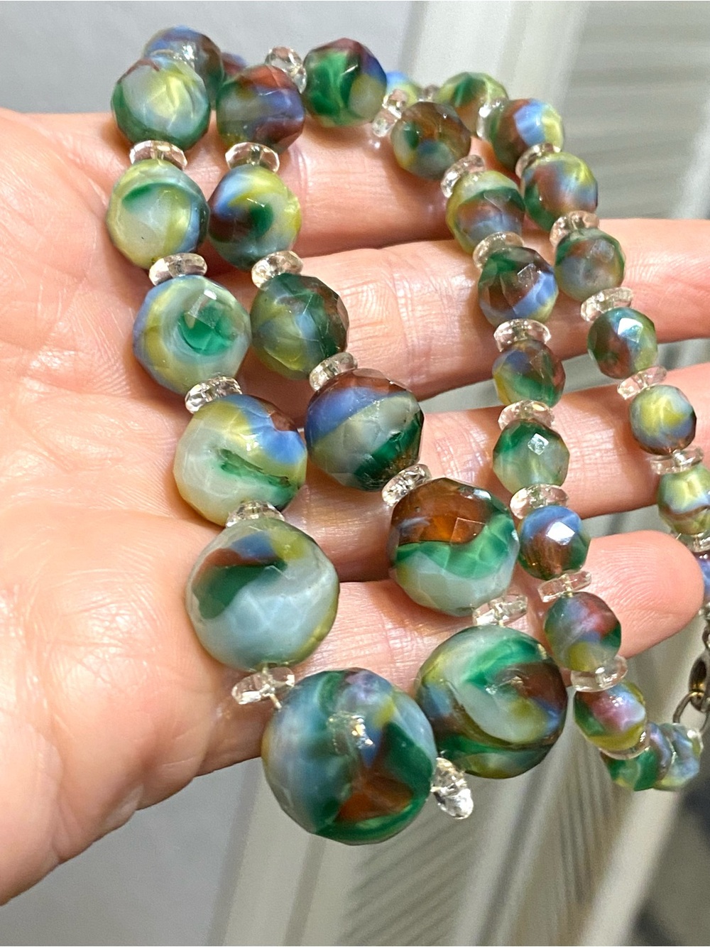 Vintage Marbled Glass Graduated Necklace - Picture 12 of 12